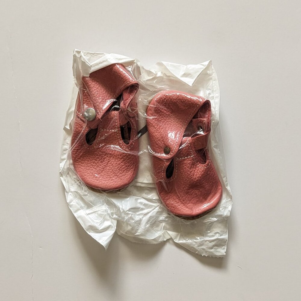 Mon Petit Grapefruit T-strap Shoes Kids size 5 BNIB